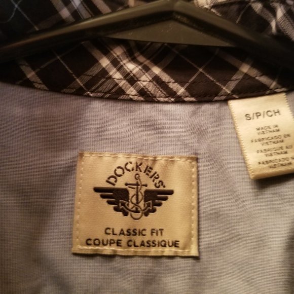 Size SM - Dockers Classic Fit Men's Plaid Button-Down Shirt - Picture 2 of 5